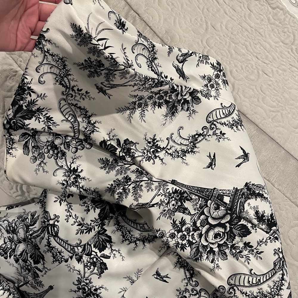 Gown - Picture 6 of 10